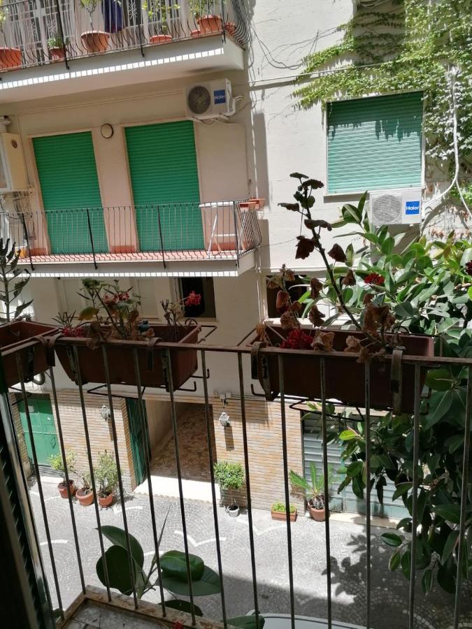 Residence Appartamenti Santa Teresa A Chiaia Naples Exterior photo