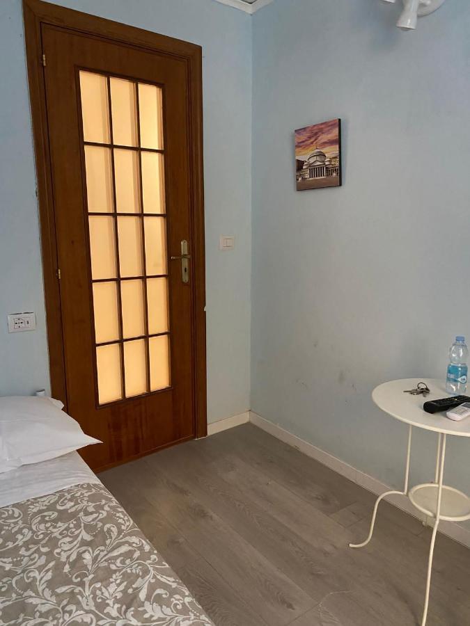 Residence Appartamenti Santa Teresa A Chiaia Naples Exterior photo