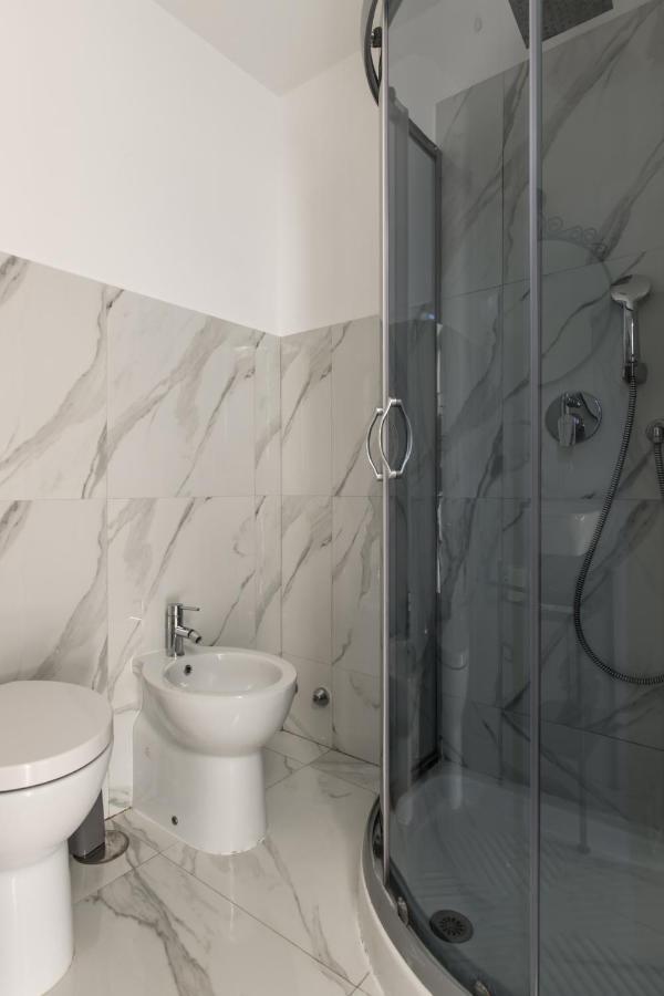 Residence Appartamenti Santa Teresa A Chiaia Naples Exterior photo